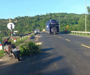 Đã tìm được ô tô đầu kéo va chạm với xe máy khiến 2 người thương vong ở Phú Yên