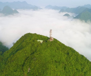 Xem mây vờn núi ở 'nóc nhà xứ Lạng'