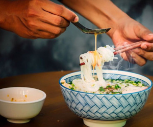 Vì sao khi bị ốm không nên ăn bún?