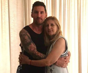 Messi rời tuyển Argentina, bay gấp về quê làm điều xúc động