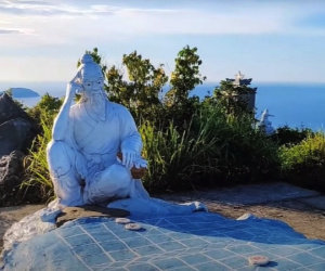 Lên núi cao đánh cờ với tiên ông