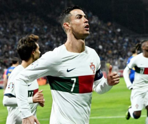 Ronaldo lập cú đúp tuyệt đỉnh, Bồ Đào Nha vùi dập Bosnia