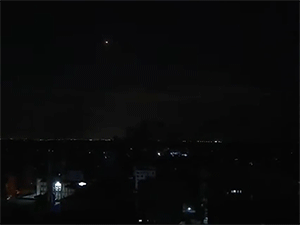 Clip: Bệnh viện ở Gaza bốc cháy vì đạn rocket