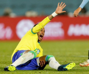 Neymar chấn thương nặng, Brazil thua sốc Uruguay