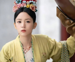 Mỹ nhân có màn giả trai phi lý như xem thường khán giả, lộ từ phấn son đến cả lỗ xỏ khuyên tai