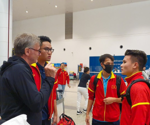 Đội tuyển Việt Nam về nước: Philippe Troussier dặn dò Quang Hải, kế hoạch tiếp theo thế nào