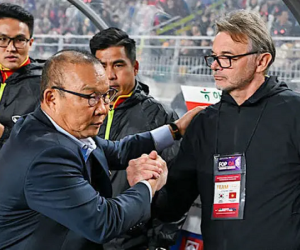 Sau trận Việt Nam thua Hàn Quốc, HLV Park Hang-seo nói lời thật lòng về Philippe Troussier
