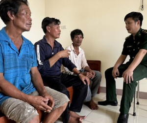 3 ngư dân sống sót sau 7 giờ bám thùng xốp lênh đênh trên biển