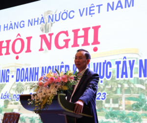 'Ngân hàng suốt 25 năm qua không hề thay đổi điều kiện cho vay'