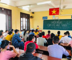 Bà mẹ tố Ban phụ huynh có mục đích mờ ám, người trong cuộc kể rõ sự tình