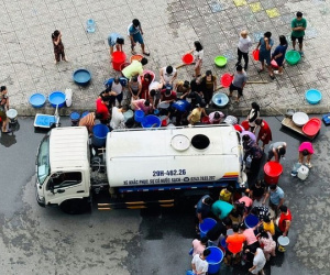 Vì sao hàng nghìn người dân Hà Nội thiếu nước sạch?