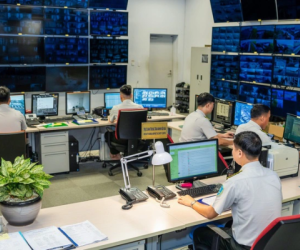 Nhặt ví tiền tại Nội Bài, bay đến Tân Sơn Nhất vẫn không thoát