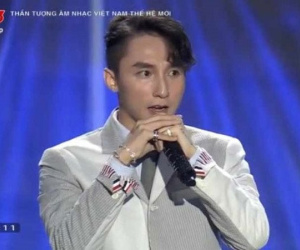 Sơn Tùng M-TP che mặt nhắc chuyện thi rớt Vietnam Idol từ 'vòng gửi xe', được khen nói 'mượt' hơn cả MC