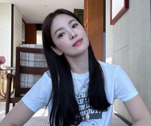 Beauty blogger Hàn trị nám, thâm mụn bằng sữa tươi theo cách của Song Hye Kyo