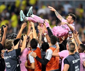 Messi hát mua vui cho các cầu thủ Inter Miami
