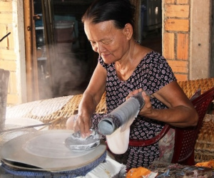 Bánh tráng phơi sương Trảng Bàng - ẩm thực nổi tiếng đất Tây Ninh