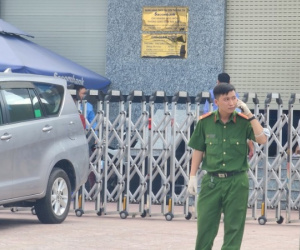 Chi nhánh ngân hàng ở TP HCM nghi bị 2 thanh niên dùng vật giống súng cướp hơn 1 tỷ đồng