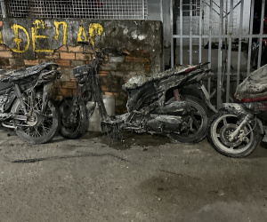 Bị hàng xóm phóng hỏa đốt nhà, gia đình 7 người phá cửa gác lửng thoát thân