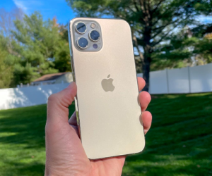 Sau tất cả, đây vẫn là chiếc iPhone 'ngon - bổ - rẻ' tuyệt vời của Apple