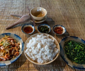 Lá mì xào hoa đu đủ đực