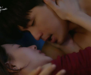 Minh Trang 'lên giường' với hai bạn diễn nam, Song Luân tự tin đóng 'cảnh nóng' chuyên nghiệp