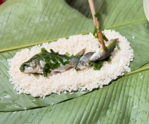 Cô gái khoe món bánh chưng nhân cá chép quê mình, dân mạng tưởng đùa nhưng không ngờ là đặc sản độc đáo