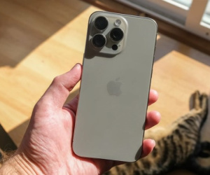 iPhone 15 Pro là mẫu smartphone cao cấp bị đánh giá tệ nhất từ trước đến nay của Apple