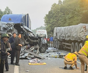 Tai nạn kinh hoàng giữa xe khách với ô tô đầu kéo khiến 16 người thương vong