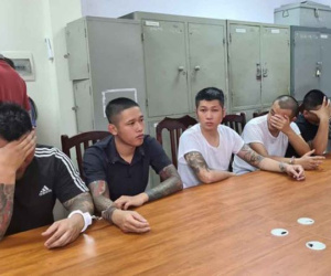 Bắt nhóm bốc bát họ '10 ăn 8' ở Hà Nội