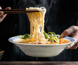 Lý do bạn không nên ăn sáng ở ngoài hàng