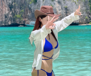 Hot girl đình đám làng game khiến dân tình xôn xao với bộ ảnh bikini mướt mắt