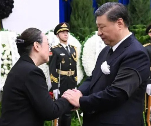 Chủ tịch Trung Quốc Tập Cận Bình tiễn đưa cố Thủ tướng Lý Khắc Cường