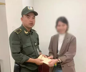 Vội lên xe về quê, cô gái quên vali gần 50 triệu đồng tại sân bay