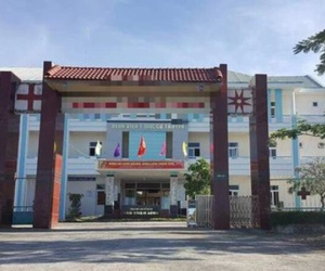 Cách chức giám đốc một bệnh viện vì có con riêng