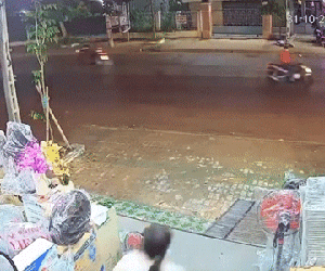 Chủ cửa hàng điện gia dụng bất lực khi thấy chiếc xe máy 'không cánh mà bay'