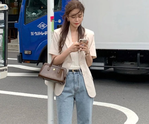 Biến hóa trẻ trung và thanh lịch với 10 cách diện áo blazer cộc tay