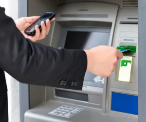 Rút tiền tại cây ATM nhưng bị ‘nuốt’ thẻ, chưa đầy 1 giờ đồng hồ, người đàn ông bị mất trắng 3 tỷ đồng: Ngân hàng từ chối chịu trách nhiệm, tòa án phải vào cuộc