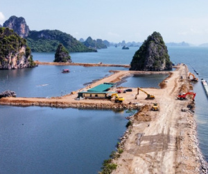 Sai phạm về môi trường, dự án quây núi đá vịnh Hạ Long làm 'hòn non bộ' bị dừng thi công