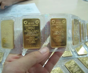 Giá vàng SJC lại giảm sốc, tiếp tục biến động mạnh