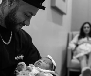 Trộm độp nhập bắt trói bố mẹ bạn gái của Neymar, em bé mới sinh may mắn thoát nạn