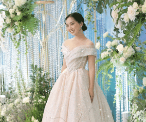 'Bóc giá' váy cưới của vợ cầu thủ Việt: Người chi cả tỷ đồng, một thiên kim tiểu thư siêu giàu lại cực giản dị