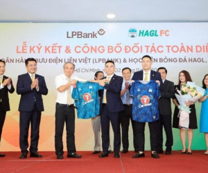 VFF 'tuýt còi' vụ CLB HAGL xin đổi tên