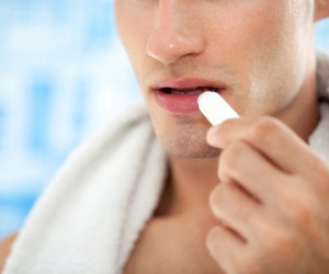 Top những son dưỡng môi đáng mua dành cho các chàng trong những ngày khô hanh