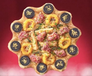 'Rợn tóc gáy' món pizza thịt rắn, ăn ngon như thịt gà
