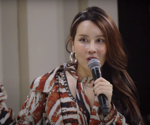 Lưu Hương Giang cháy hết mình trên sân khấu 'Chị đẹp' nhưng dòng chữ in trên áo mới gây chú ý