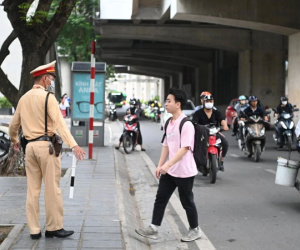 Người đi bộ có thể đối diện án phạt tù tới 15 năm nếu tiếp tục đi như thế này