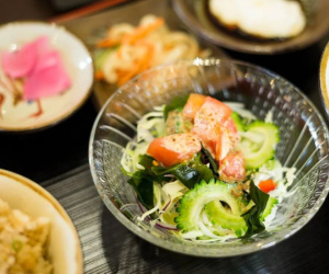 Chế độ ăn Okinawa: Lời giải cho việc sống thọ của người dân Nhật Bản