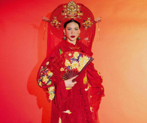 Bùi Quỳnh Hoa lần đầu quảng bá trang phục hầu đồng tại Miss Universe 2023