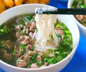 Ăn sáng món nước hay khô tốt hơn?