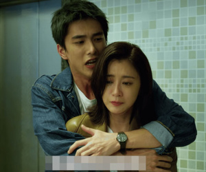 Cặp đôi lệch nhau 23 tuổi như mẹ con khiến khán giả 'rùng mình' khi đóng cảnh thân mật